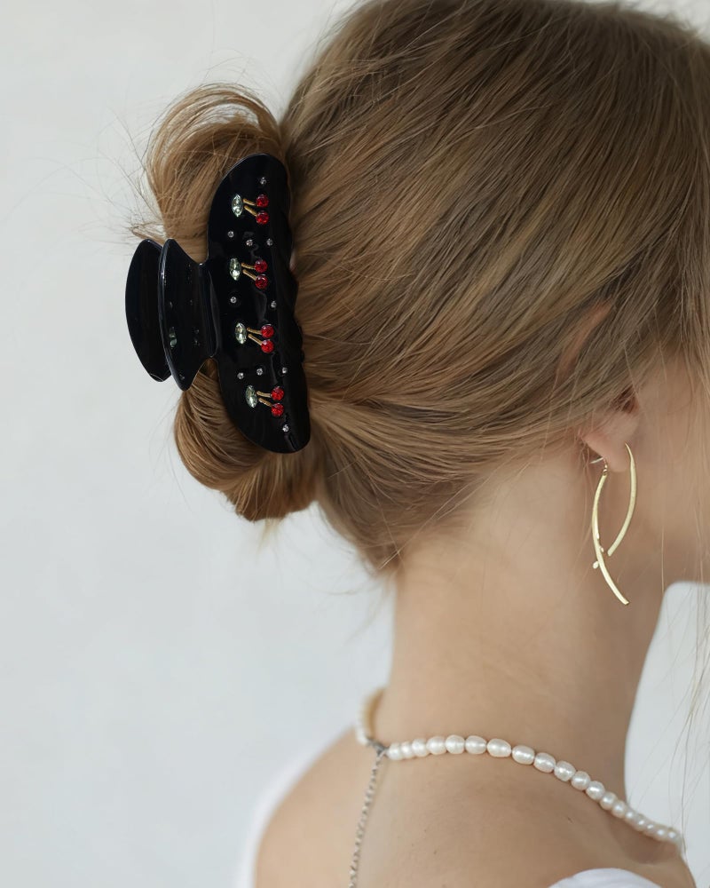 مجموعة مشابك شعر ميزوفور مكونة من قطعتين بتصميم الكرز للنساء، 3.35 بوصة، مشابك شعر لطيفة من الأكريليك غير قابلة للانزلاق بنمط أحجار الراين على شكل كرز أحمر (الكرز: أسود، بيج) - Image 3